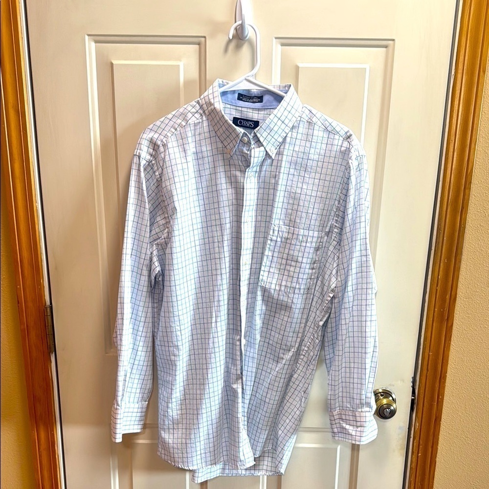 Chaps White and Blue Casual Button Down Shirt Classic Fit Twill Wrinkle Free